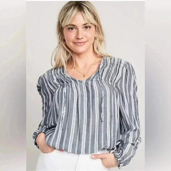 Old Navy Tops - Old Navy striped crinkled smocked poet swing blouse-Size: Medium- NWT